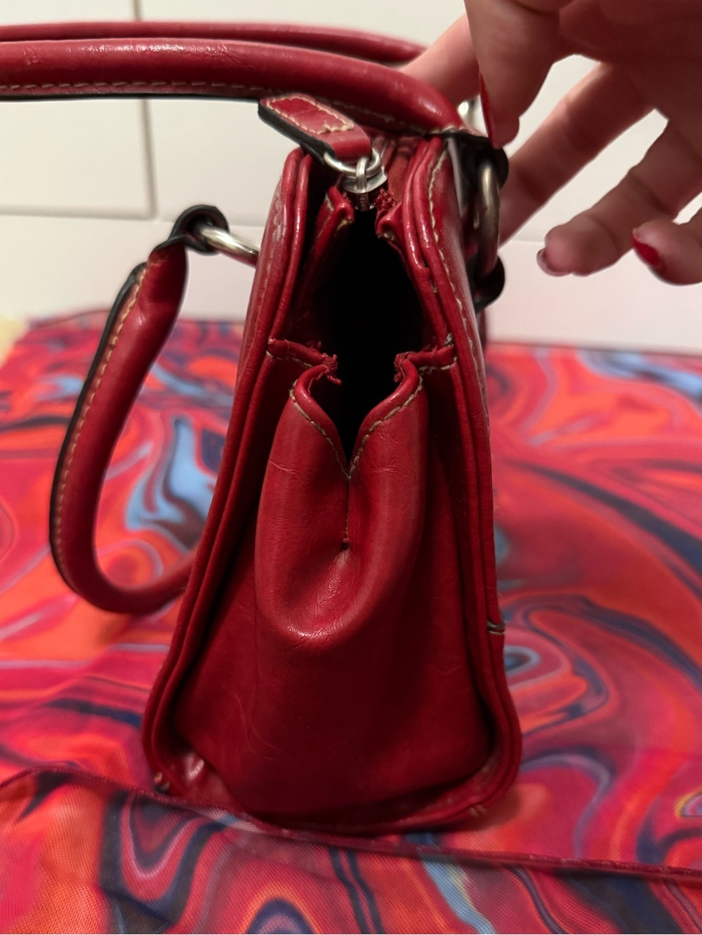 Vintage Y2K Cherry Red Structured East West Baguette Bag πβ¨ - Picture 6 of 7